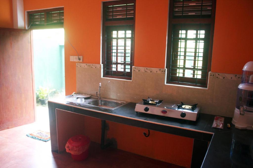 Tiny Royal Palace - 8