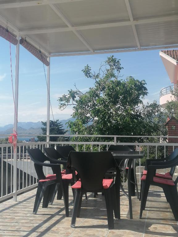 Balkón nebo terasa v ubytování Apartman Kosta