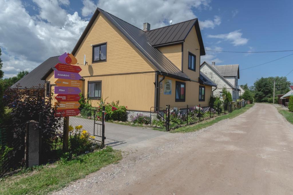 Budova, kde se farma nachází