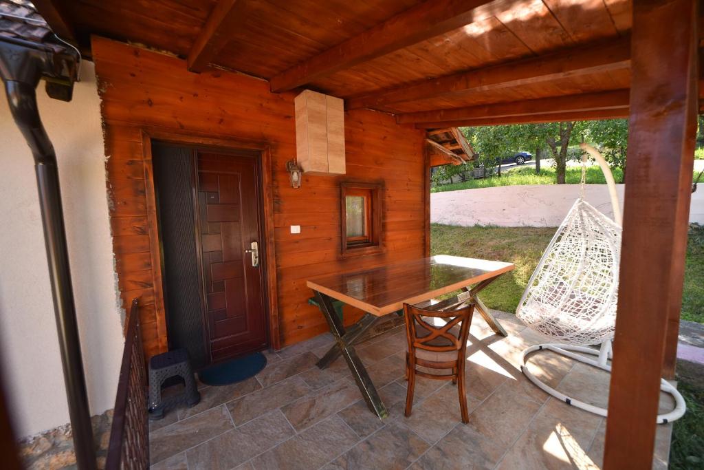 Patio nebo venkovní prostory v ubytování Mijatov Konak