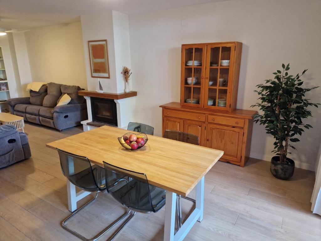 Fotografia z galérie ubytovania TarracoHomes, TH151 Casa Familiar con Terraza y Piscina en Tamarit v destinácii Tarragona
