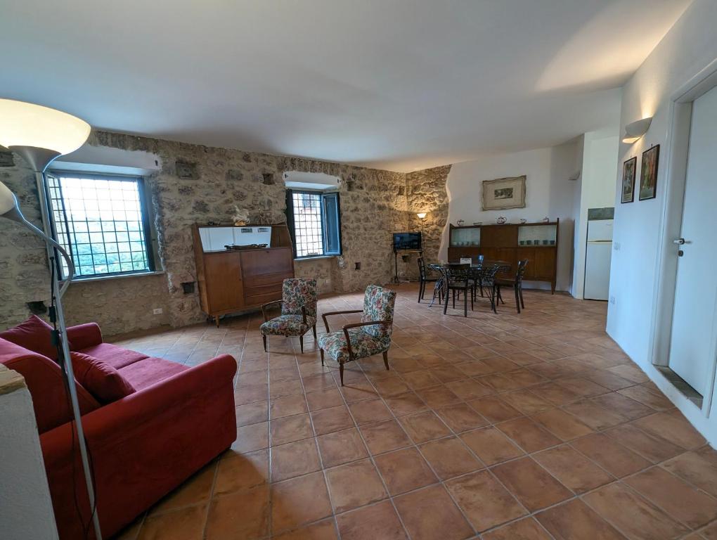 La Grotta - Housity