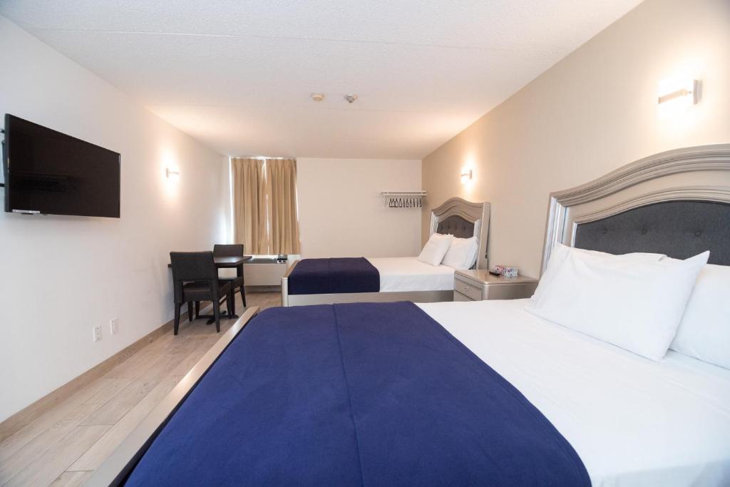 
Executive Room with 2 Queen Beds 
