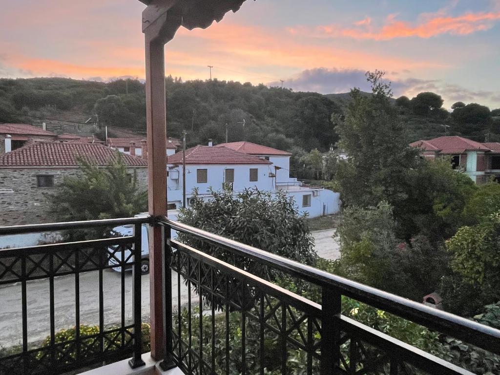 Delfinia Studios - Double Or Twin Room With Mountain View
