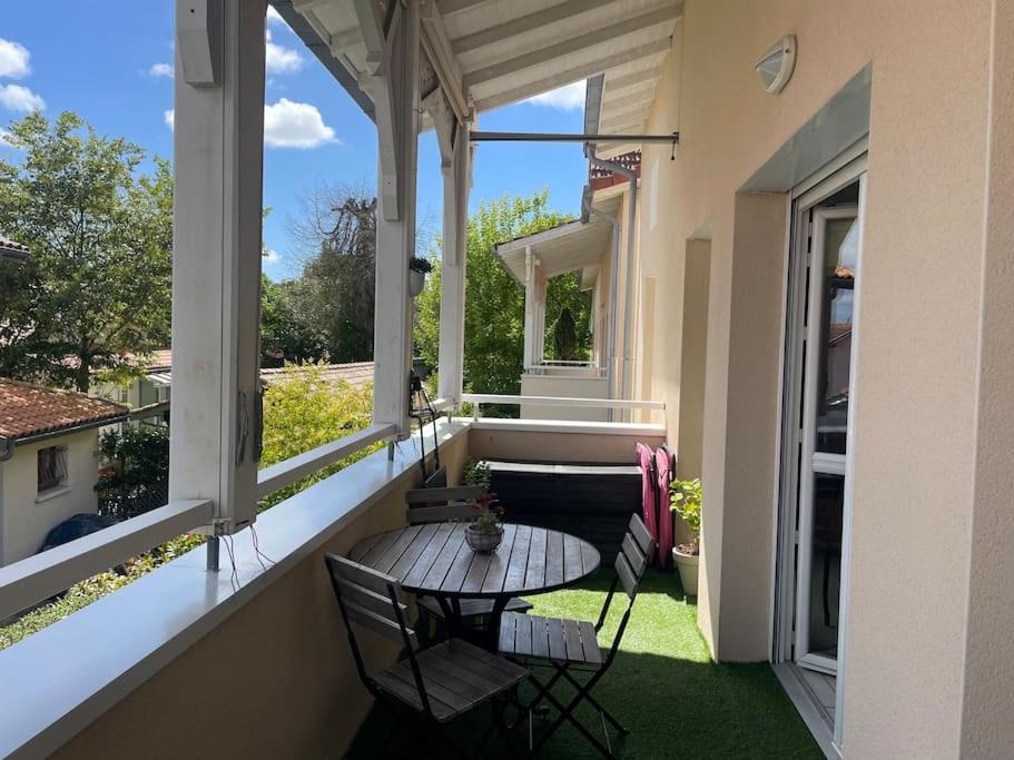 Spacieux appt familial - 3 chb - Parking - Wifi, Arcachon – Updated