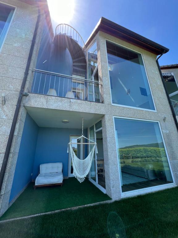 Un balcón o terraza de Porto Cabana by Miramar Stays