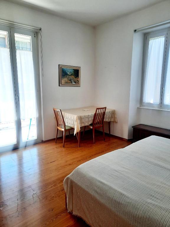 Ampie camere Locarno - Resim 6