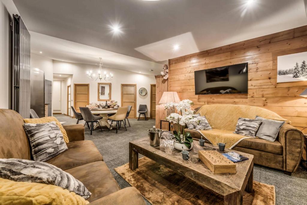 Televízia a/alebo spoločenská miestnosť v ubytovaní Résidence Palafour - Appartement 3 - 84m2 - 8 personnes MAE-8944