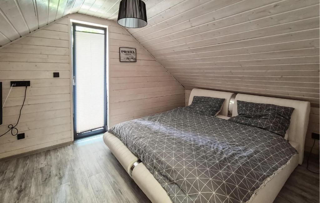 Posteľ alebo postele v izbe v ubytovaní 2 Bedroom Lovely Home In Szczecin