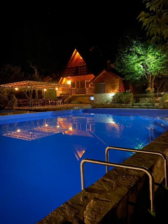Bazén v ubytování Blue Village Lux nebo v jeho okolí