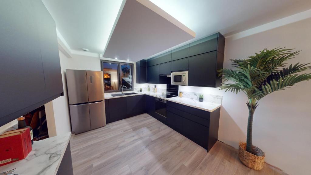 Kuchyň nebo kuchyňský kout v ubytování Le 44 - Maison familiale - Grand confort - 700m Plages