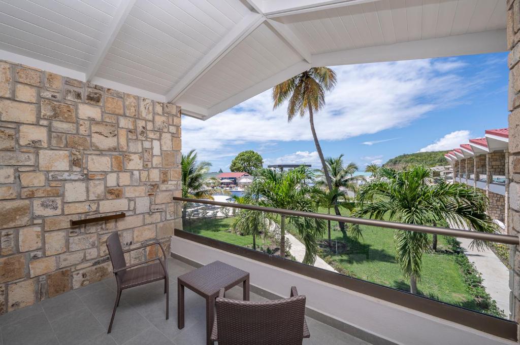 Photo of Luxury Pool View Room King #4