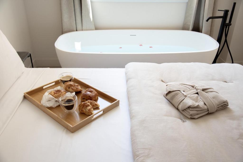 
Deluxe Double Room with Bath
