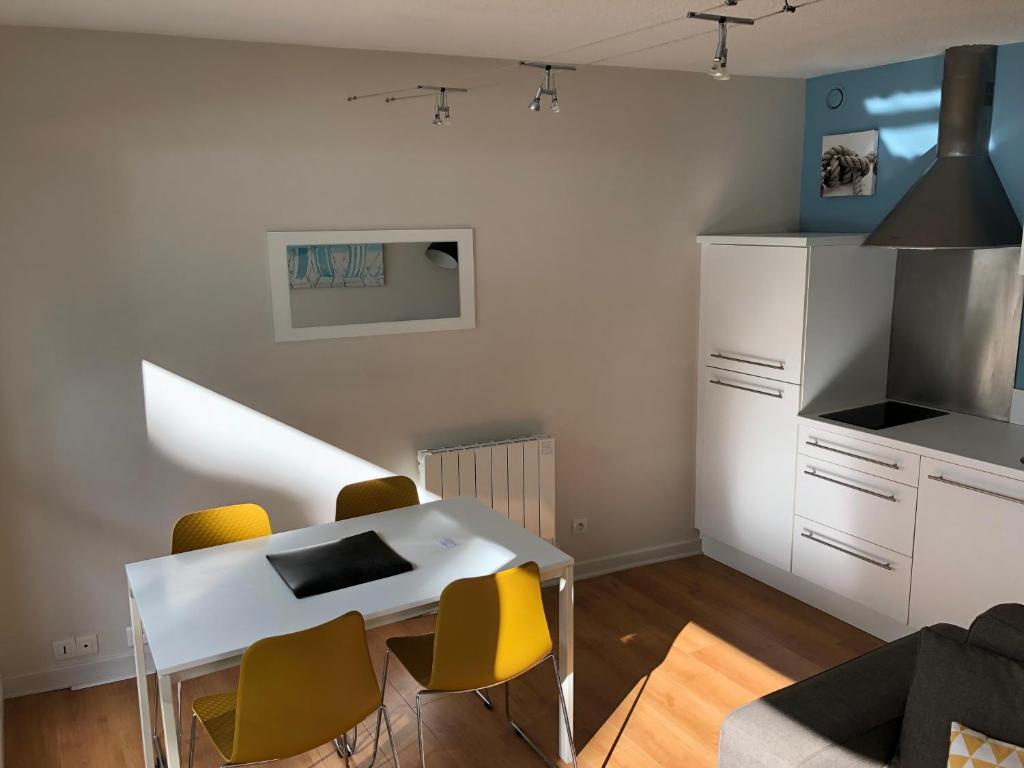 Kuchyň nebo kuchyňský kout v ubytování Vue mer à Bénodet