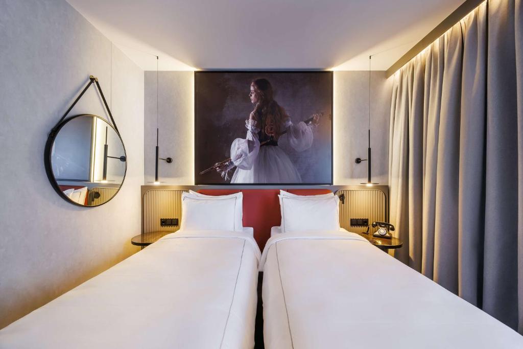 Radisson RED Berlin Kudamm - 17