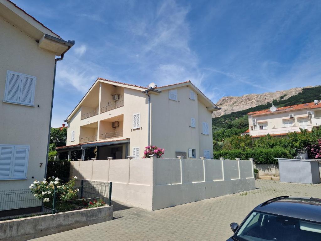 Apartments with parking space Baska, Krk - 19206