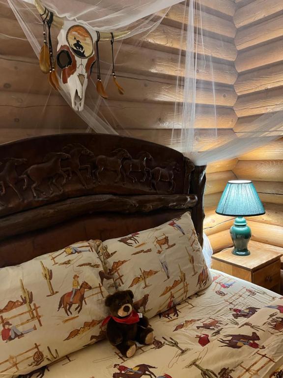 Postel nebo postele na pokoji v ubytování Montana Hill Guest Ranch