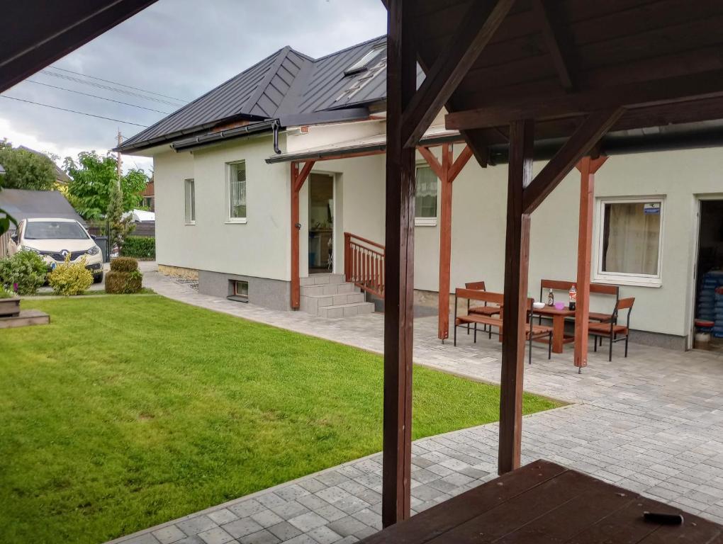 Budova, v ktorej sa dom na vidieku nachádza