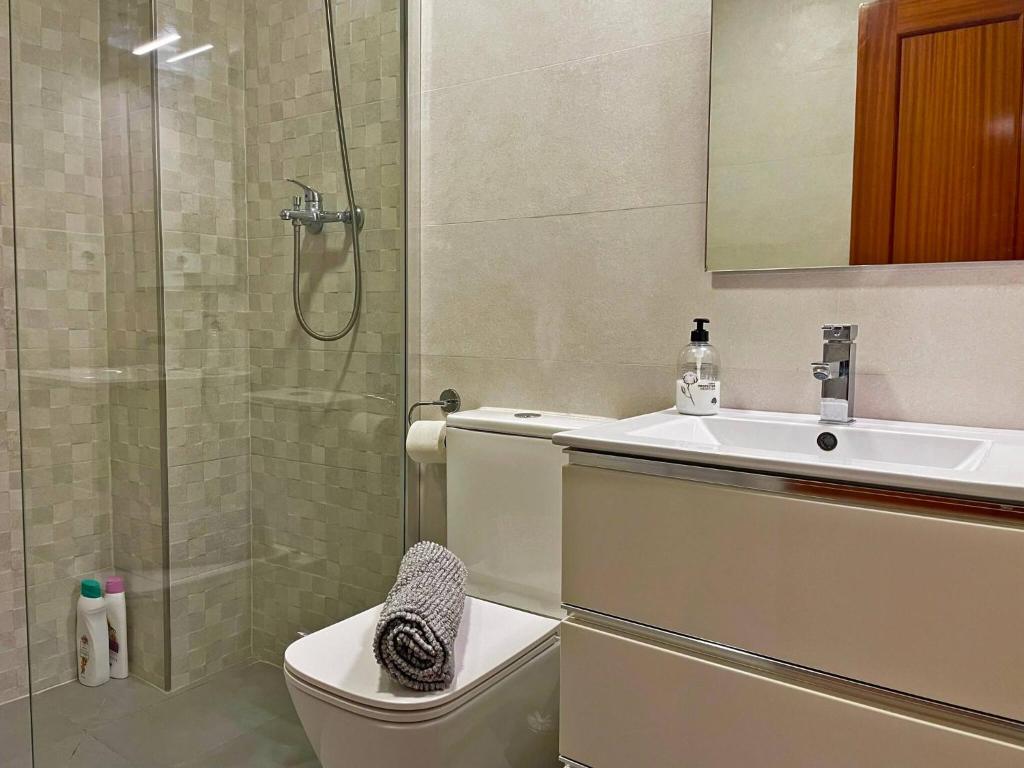 Łazienka w obiekcie Apartamento Armas - Ole Solutions