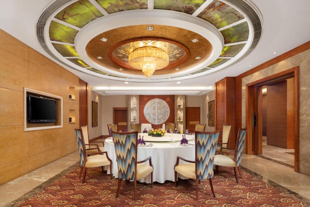 TV a/nebo společenská místnost v ubytování Empark Grand Hotel Xi'an