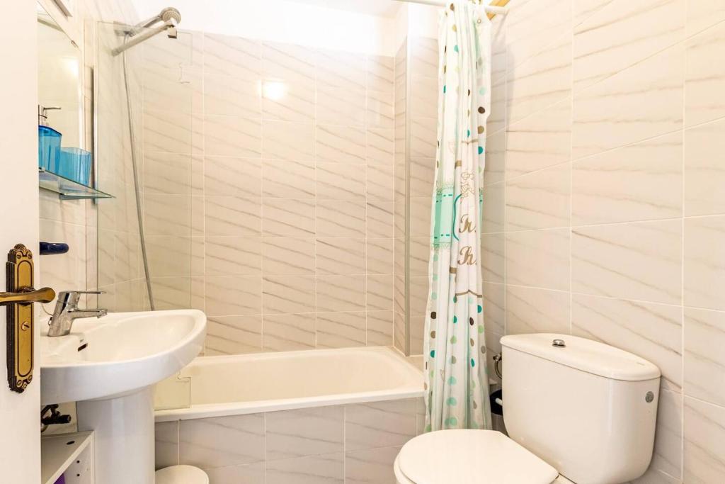 Kúpeľňa v ubytovaní Atlantic Pearl Apt By Dream Homes Tenerife
