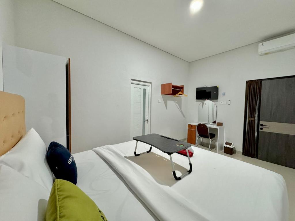 Urbanview Syariah Near Manahan Surakarta - Chambre Double Standard