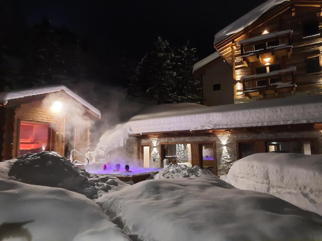 Hotel del Bosco v zimě