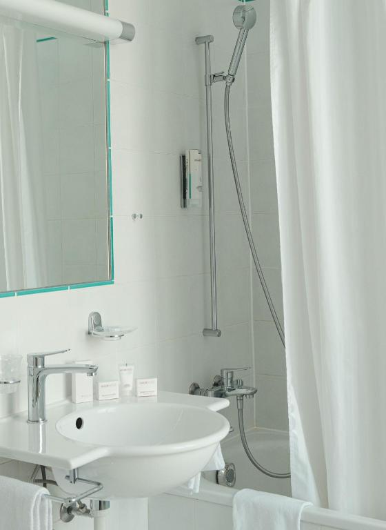 Vannituba majutusasutuses Grand Hotel et Centre Thermal d'Yverdon-les-Bains