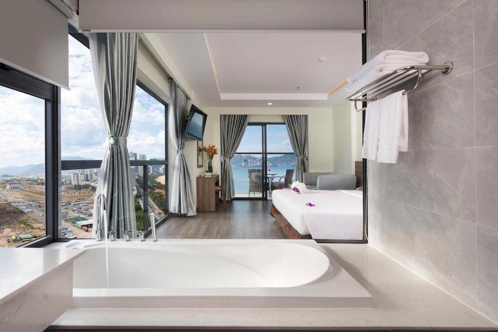 Suite có Ban công và Nhìn ra Biển