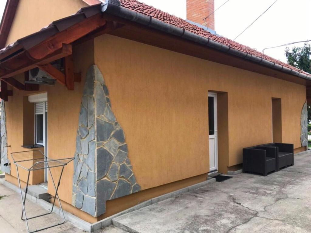 Budynek, w którym mieści się apartament