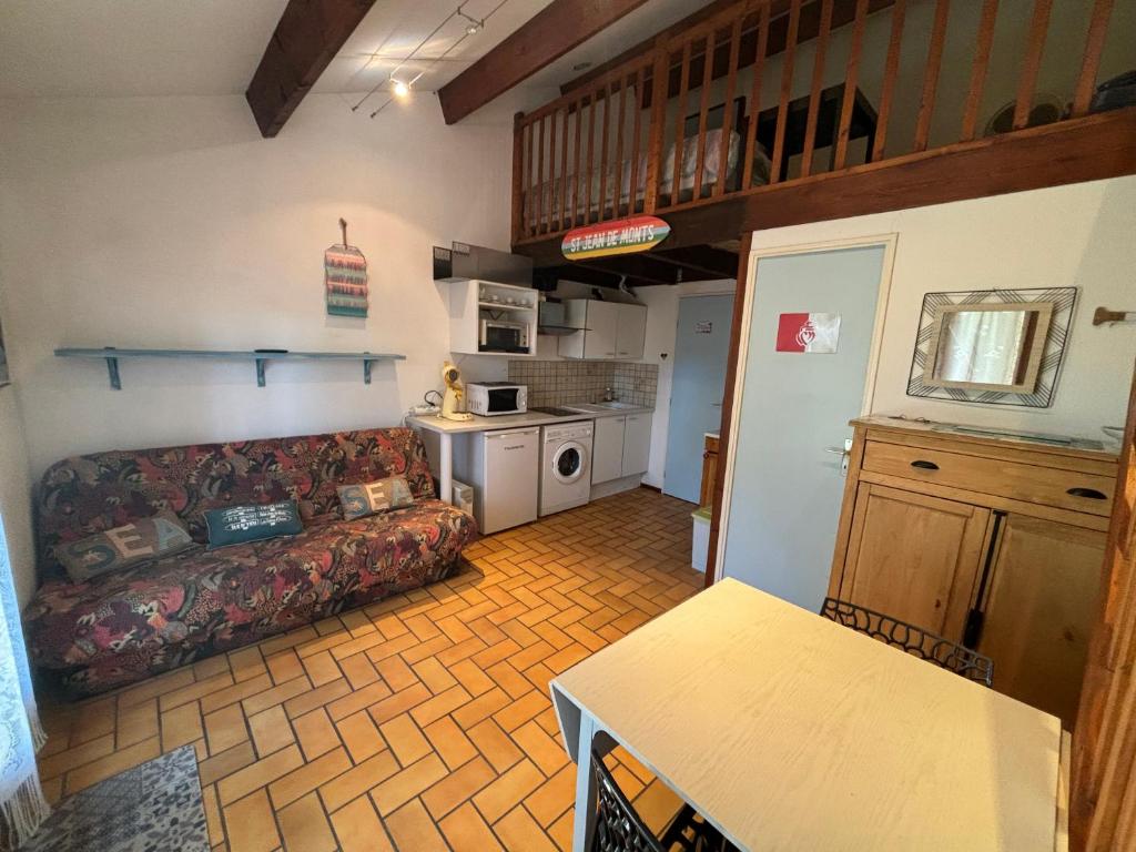 Kuchyňa alebo kuchynka v ubytovaní Maisonnette hameau des pins