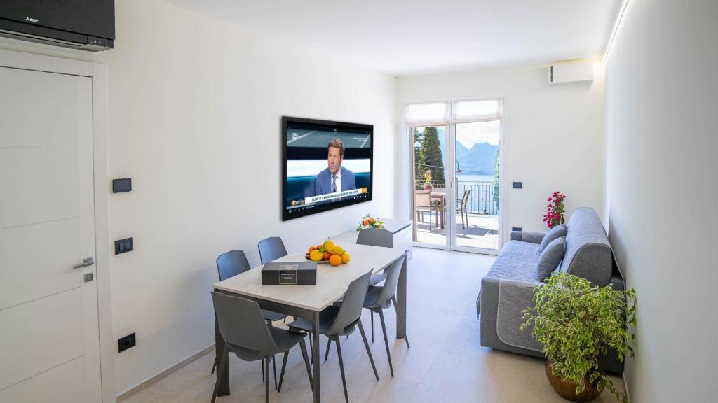 TV a/nebo společenská místnost v ubytování Benaco See
