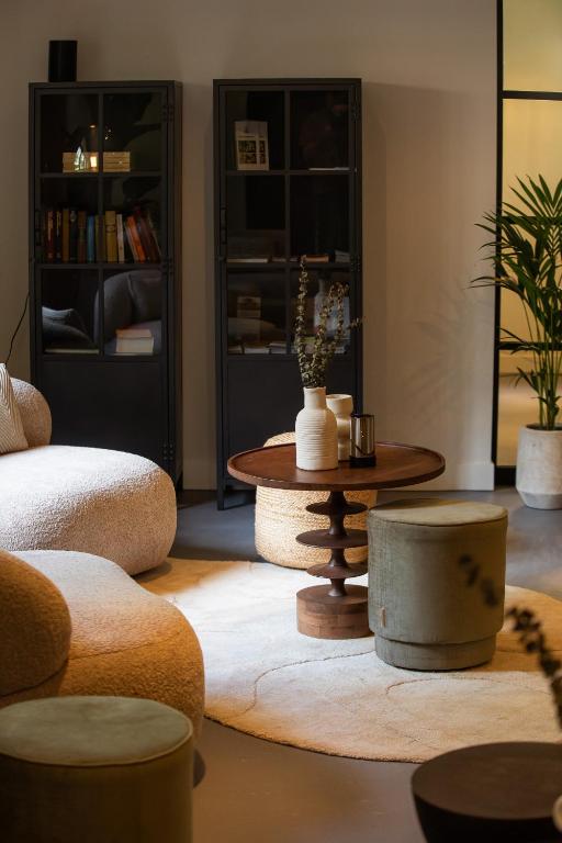 Een zitgedeelte bij Veluwe Hotel De Beyaerd
