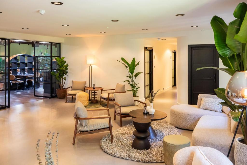 Een zitgedeelte bij Veluwe Hotel De Beyaerd