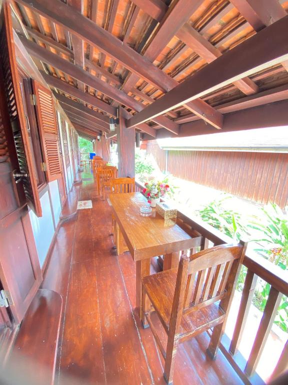Villa Kee Lee Luangprabang - Quarto Triplo Com Varanda