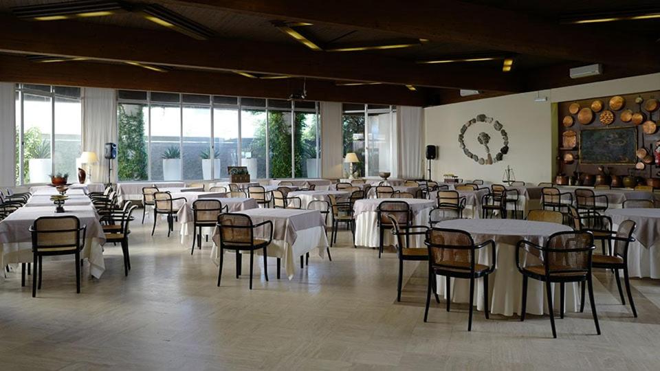 Restaurace v ubytování Hotel Lido Garda