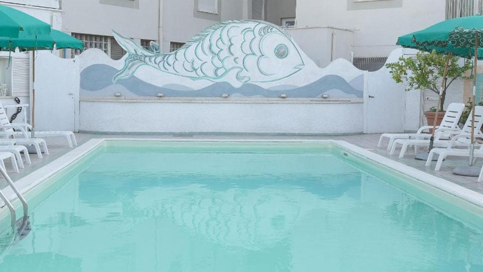 Bazén v ubytování Hotel Lido Garda nebo v jeho okolí