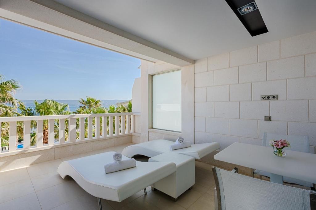 Damianii Luxury Boutique Hotel & Spa - 高级套房，带露台，海景和特大号床