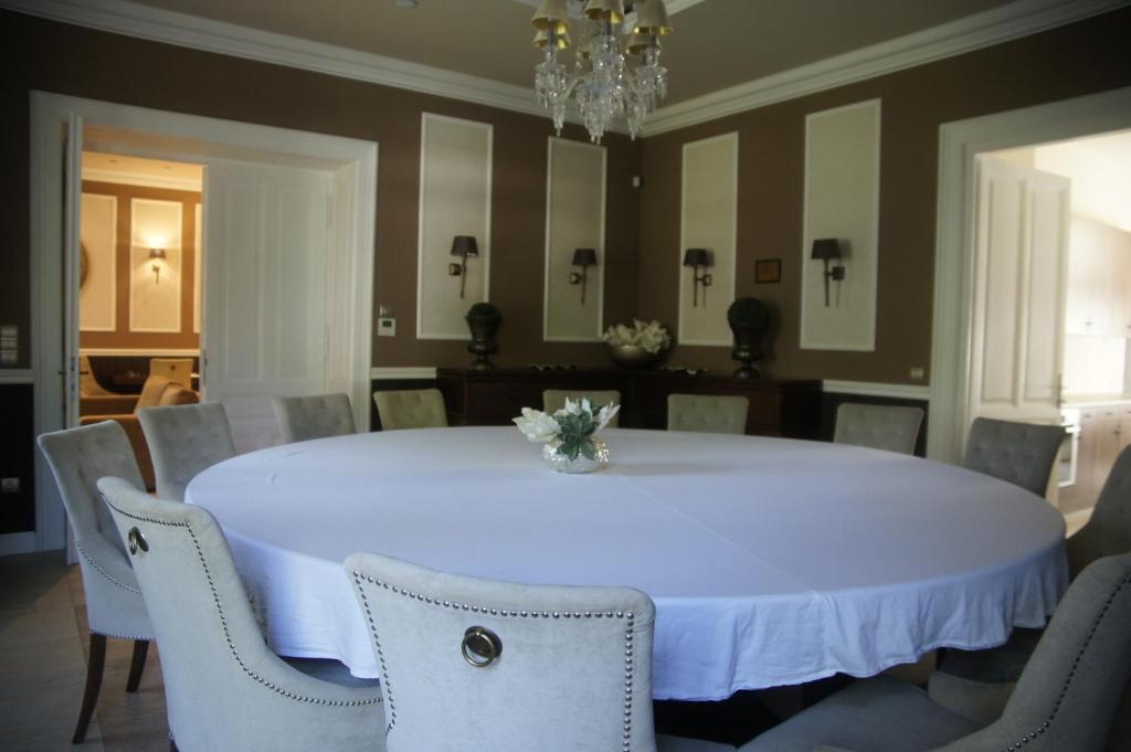 Posezení v ubytování THANHOFFER - HORTHY Villa