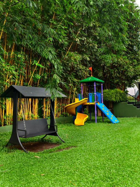 Herní místnost nebo prostor pro děti v ubytování Athirapally Green Trees
