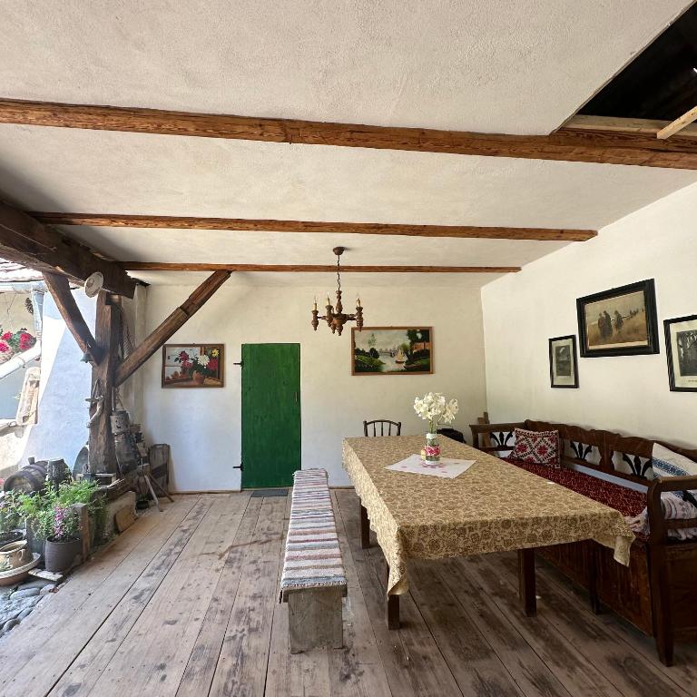 Fotografie z fotogalerie ubytování Saschiz 175 GuestHouse v destinaci Saschiz