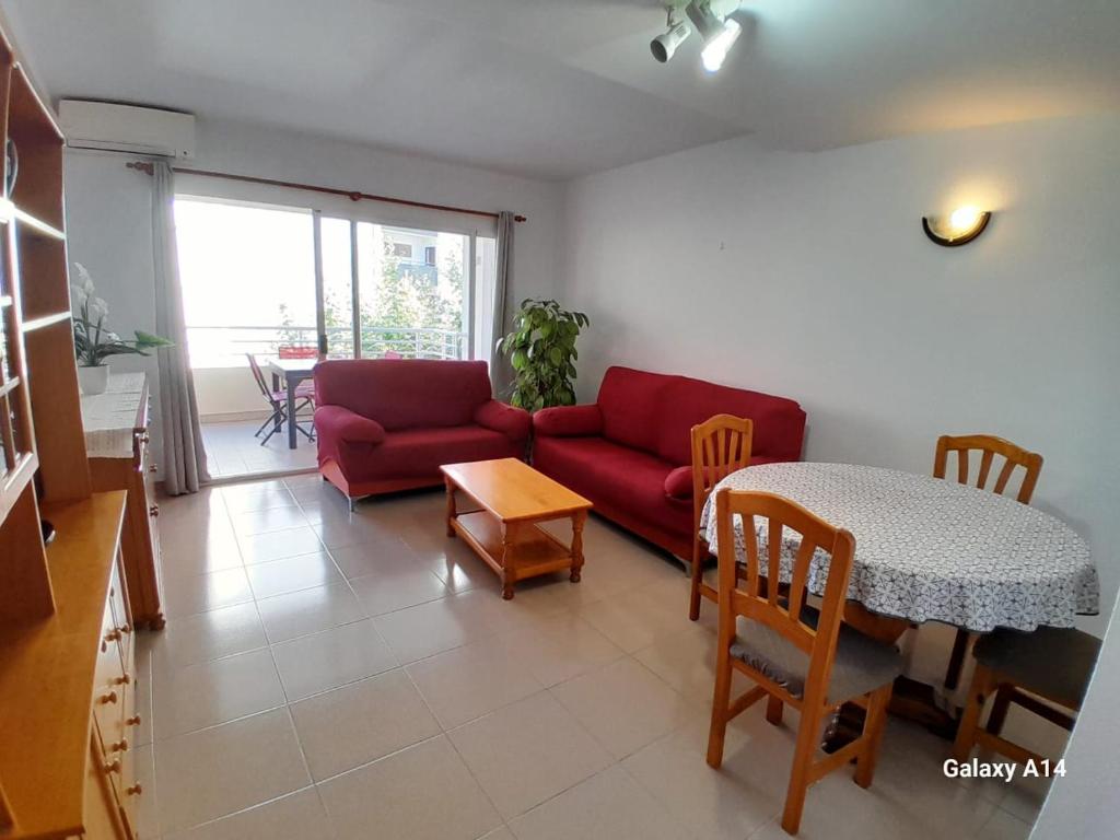 A seating area at Apartamento Edificio Coral