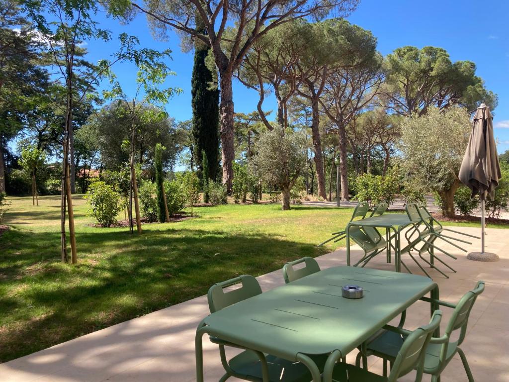 Zahrada ubytování Château du Parc - Gîtes & spas à Pézenas