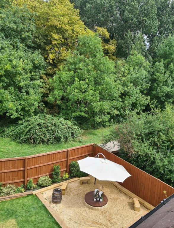 Private Stunning Views and Communal areas, Blunsdon Saint Andrew