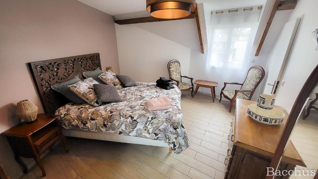 Gîtes Ange et Bacchus - Three-Bedroom Home