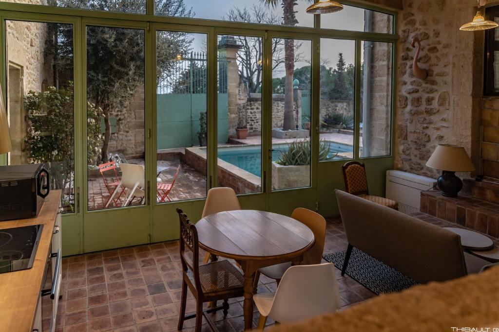 LA DEMEURE Bed and Breakfast - Suite Avec Vue Sur Piscine