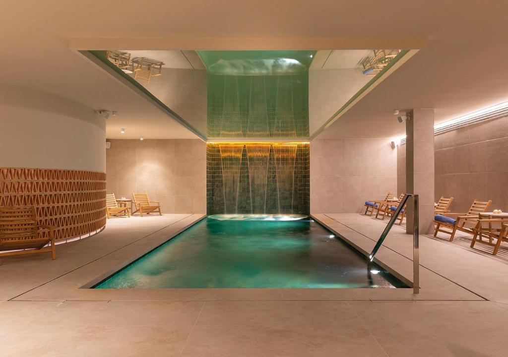 Bazén v ubytování AQUA Hotel Promenade & Spa 4Sup nebo v jeho okolí