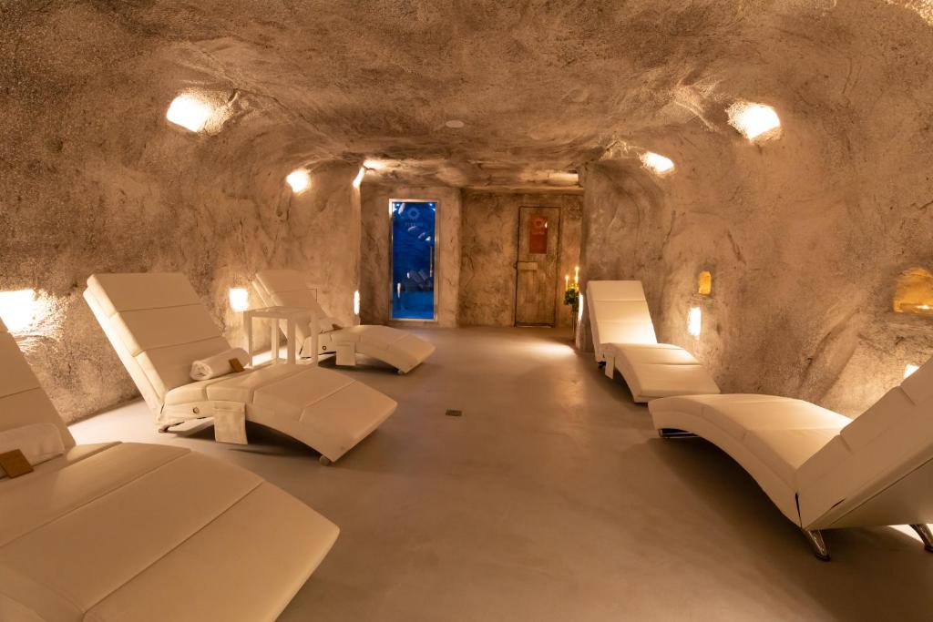 Spaa ja/või tervisekeskus majutusasutuses Bianco Riccio Suite Hotel