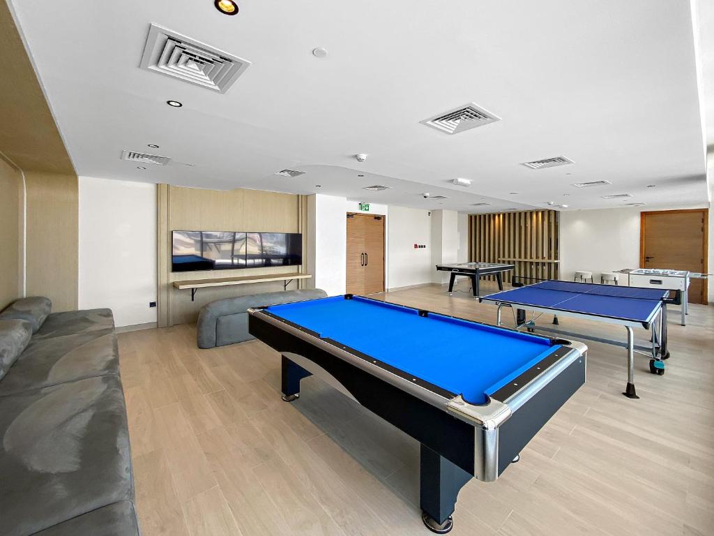 Gallery image ng Charming studio in Arjan with pool and game room sa Dubai