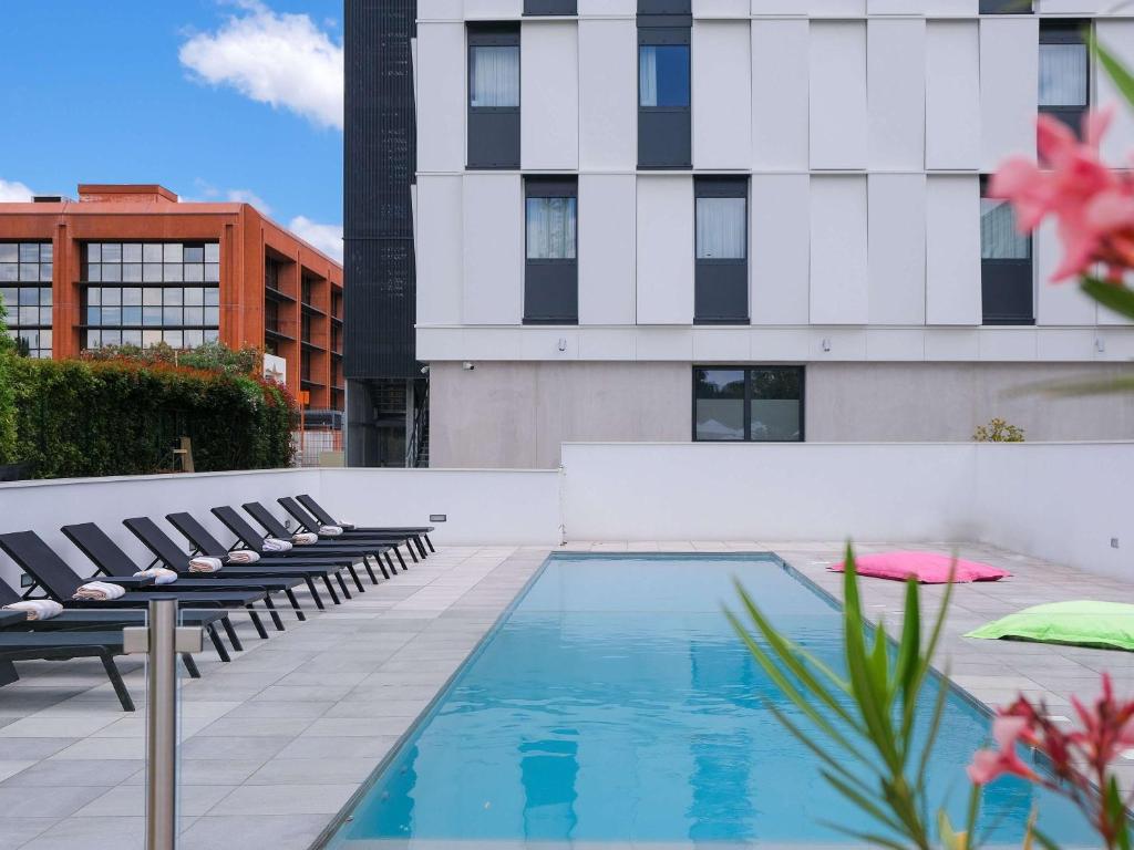 Bazén v ubytování Ibis Styles Toulouse Labège nebo v jeho okolí